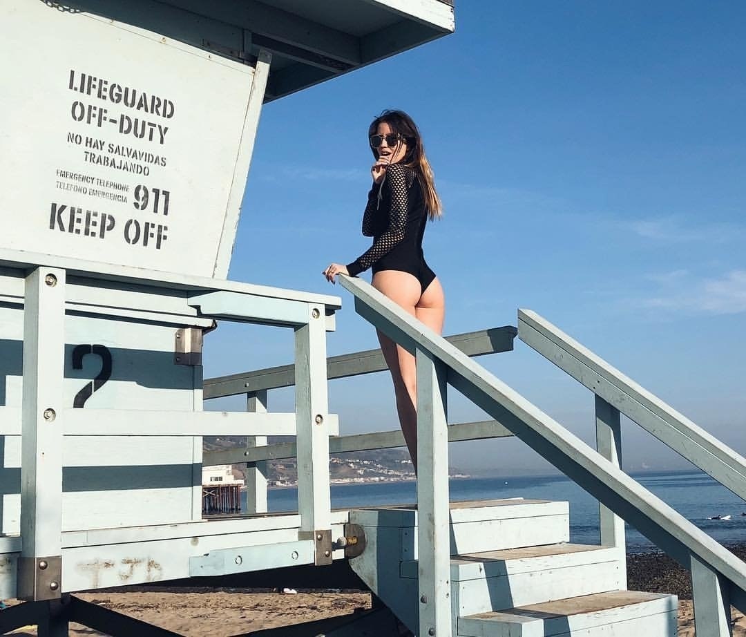 Надя Дорофеева в купальнике Надя Дорофеева в купальнике