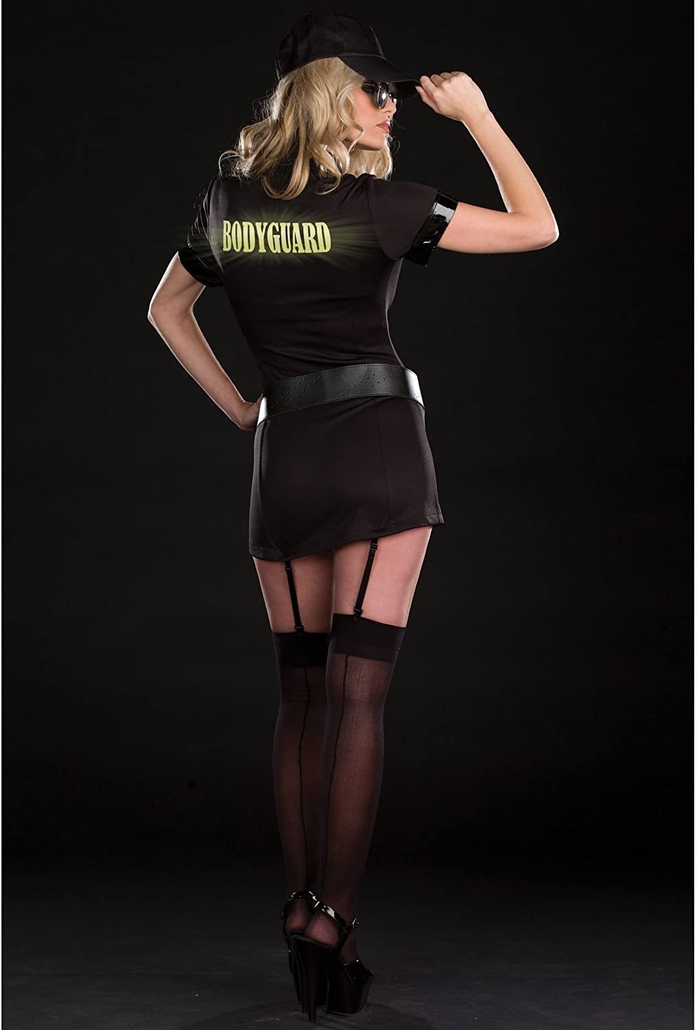 Костюм охрана на девушке