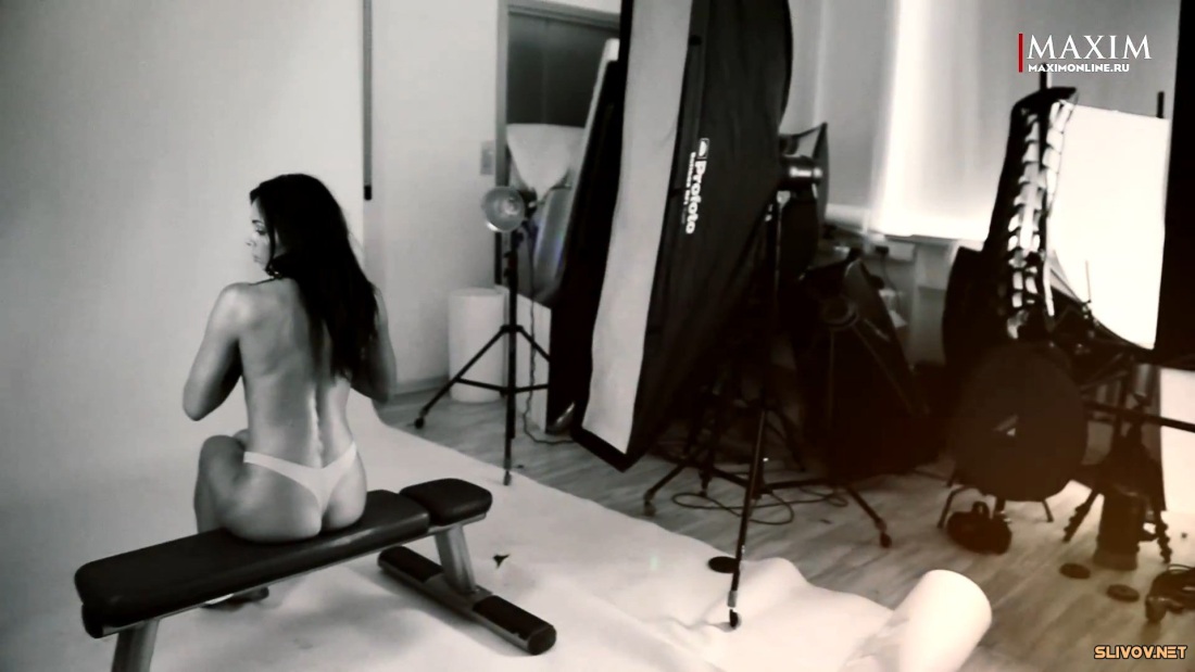 Голая Настасья Самбурская в журнале Maxim