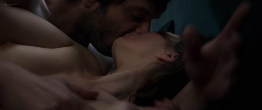 Мария Поезжаева голышом