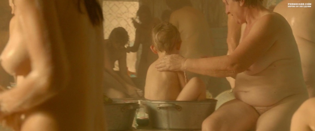 Голая грудь Даши Попроцкой