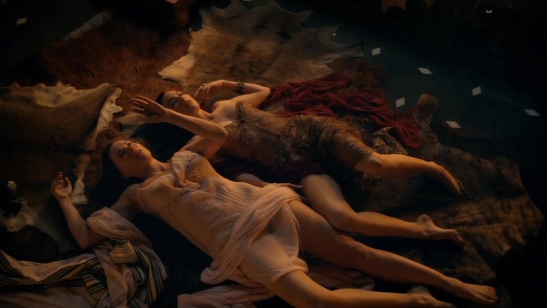 Люси Лоулесс постельные сцены