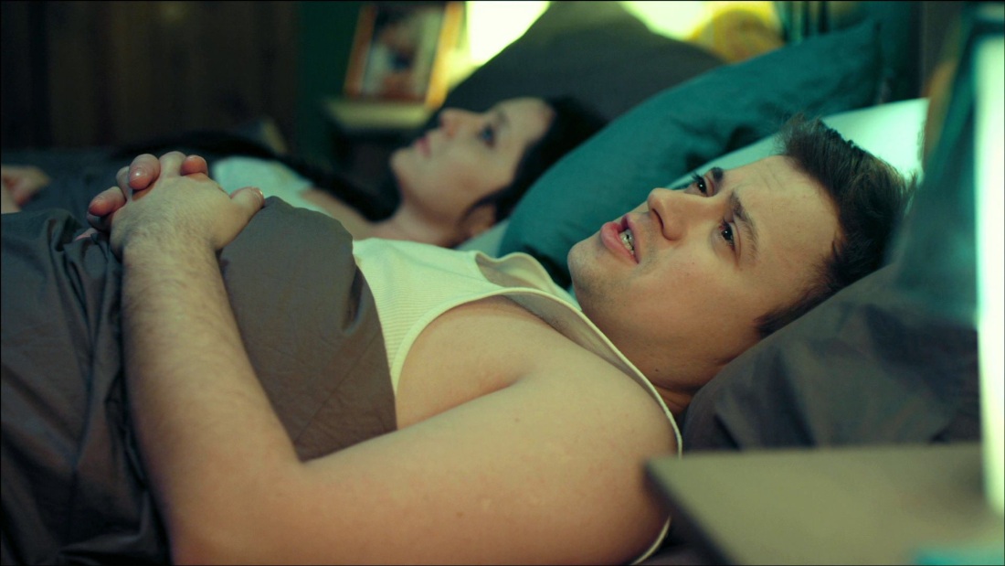 Алина Ланина танцует стриптиз в сериале САШАТАНЯ