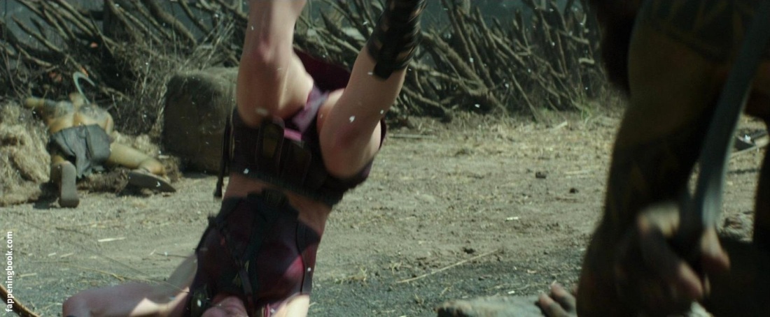 Ингрид болсай Бердал в купальнике