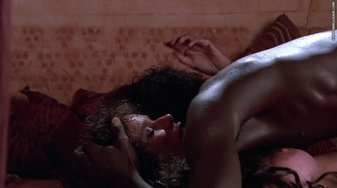 Барбара Херши Берта по прозвищу товарный вагон голая