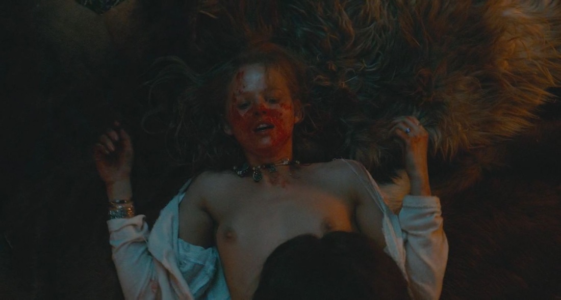 Александра Бортич сиськи