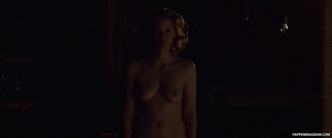 Джессика Честейн топлесс