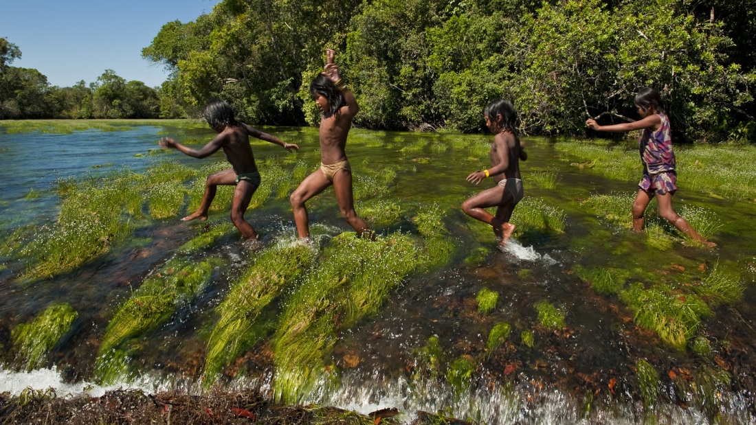 Купания индийских девушек ню