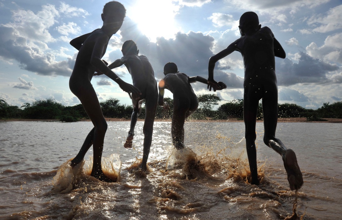 Купание в Африке