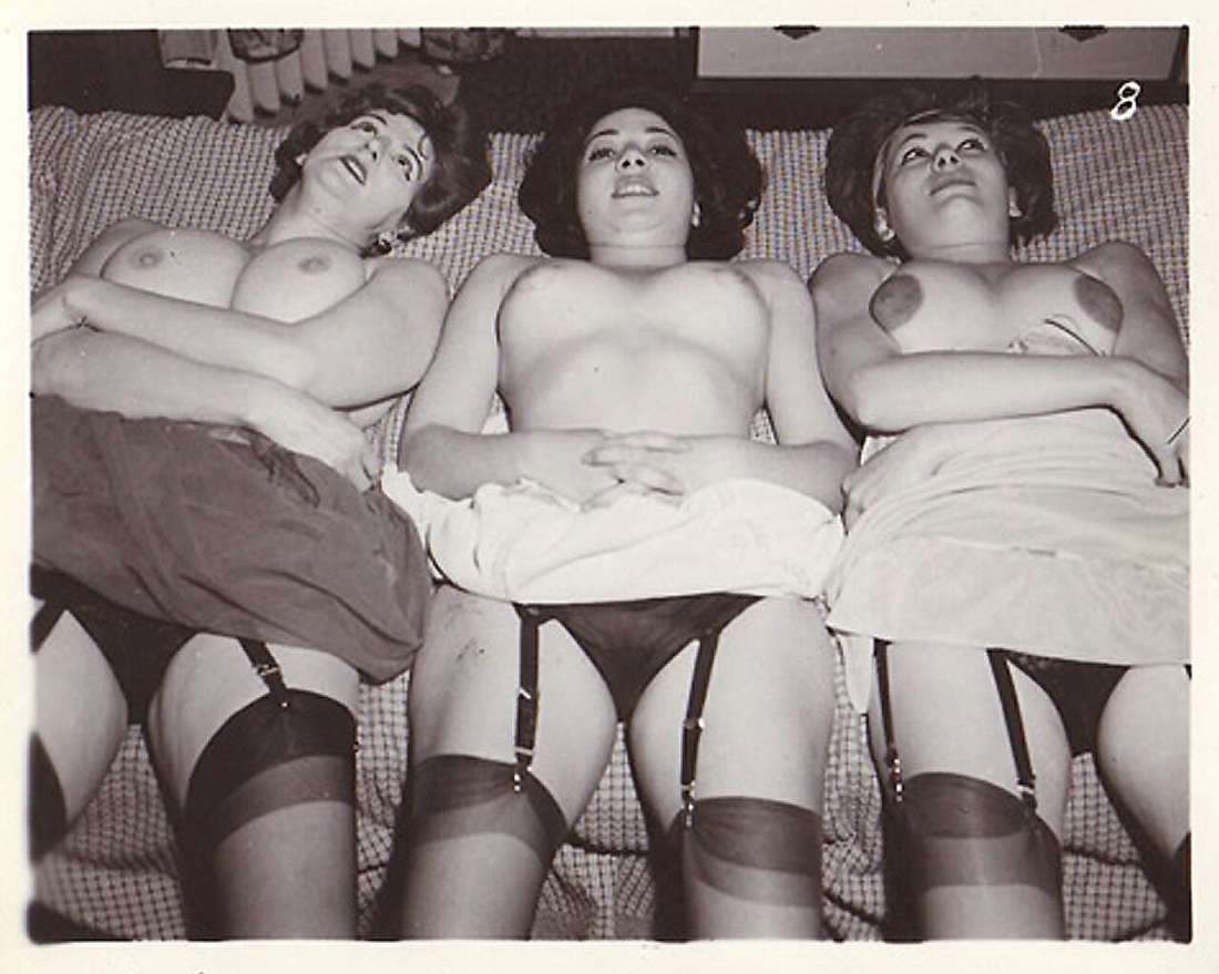 Ретро женщины без трусиков