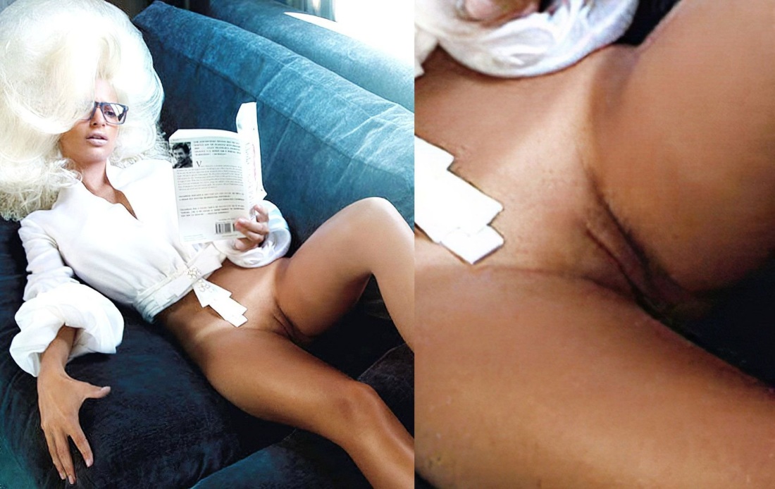 Большая голая грудь Эмили Ратаковски гиф