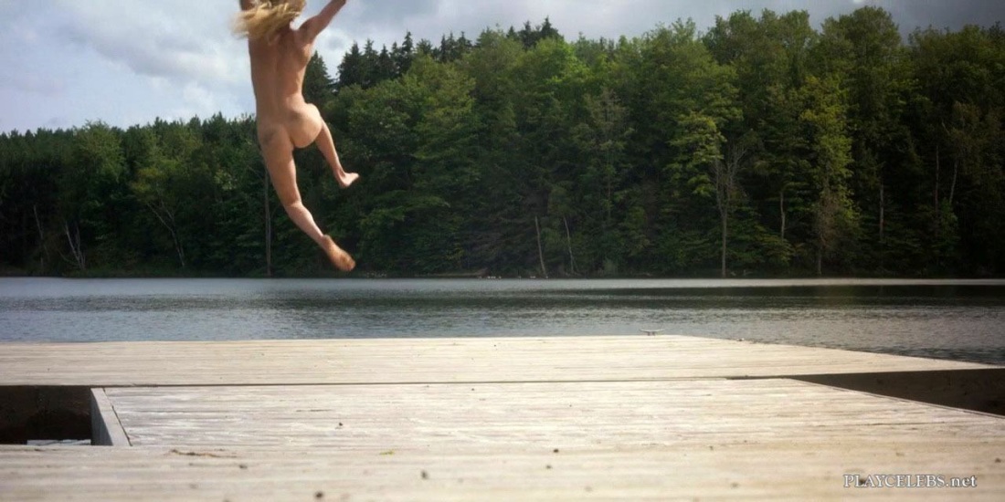 Kayden Kross голая на бильярдном столе