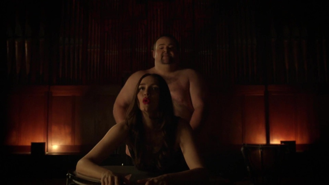 Саффрон Берроуз сиськи