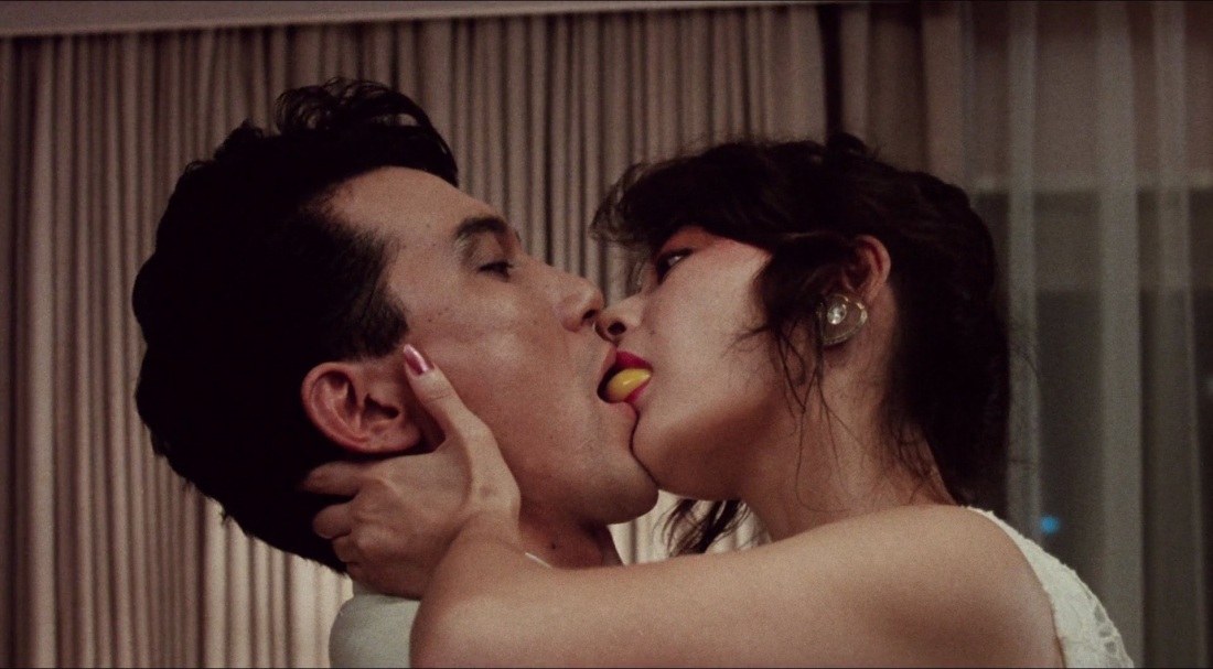 Ласки под одеялом