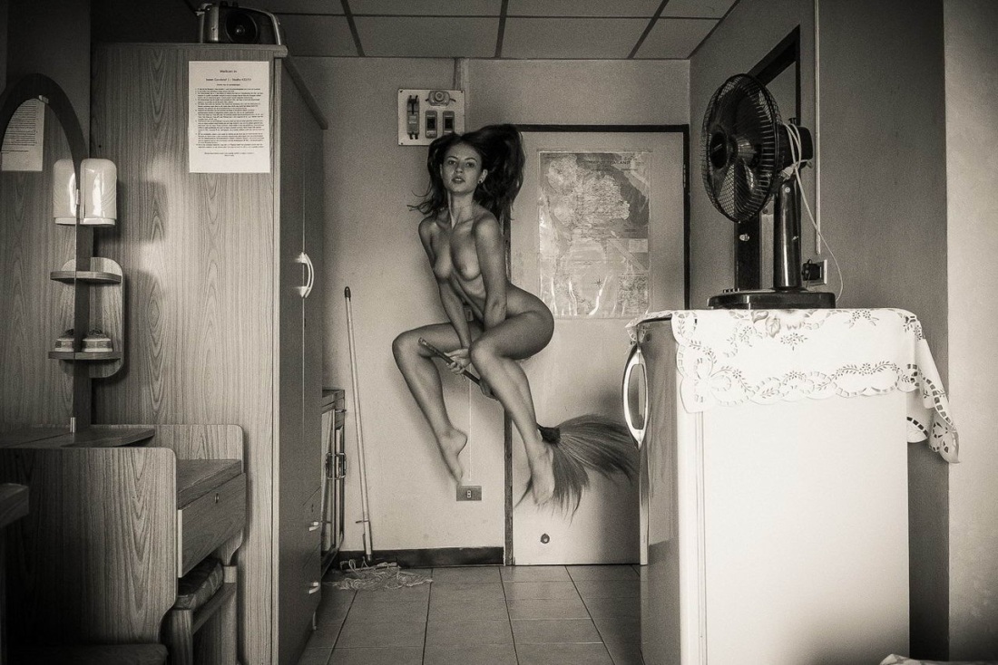 Ню фотосессия в Чернобыле