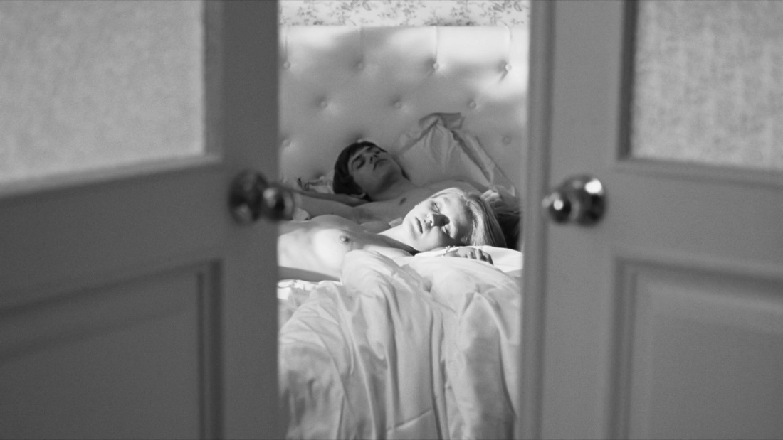 Юлия Хлынина голая в фильме Дуэлянт