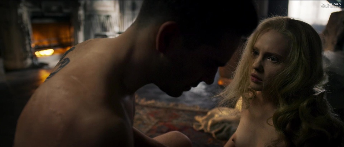 Юлия Хлынина обнажёнка