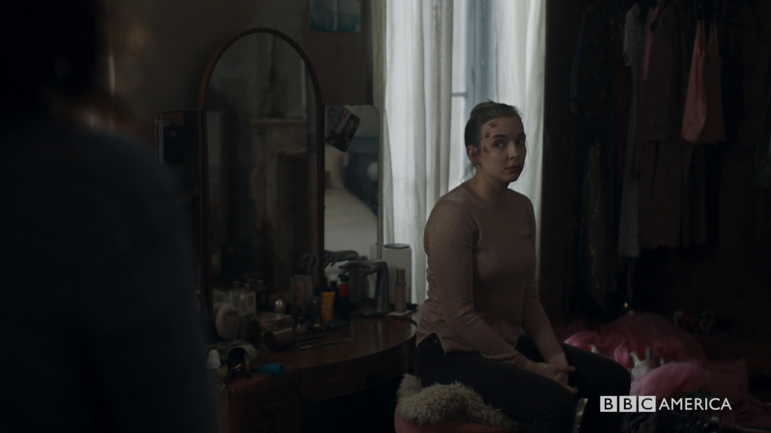 Голая грудь Джоди Комер