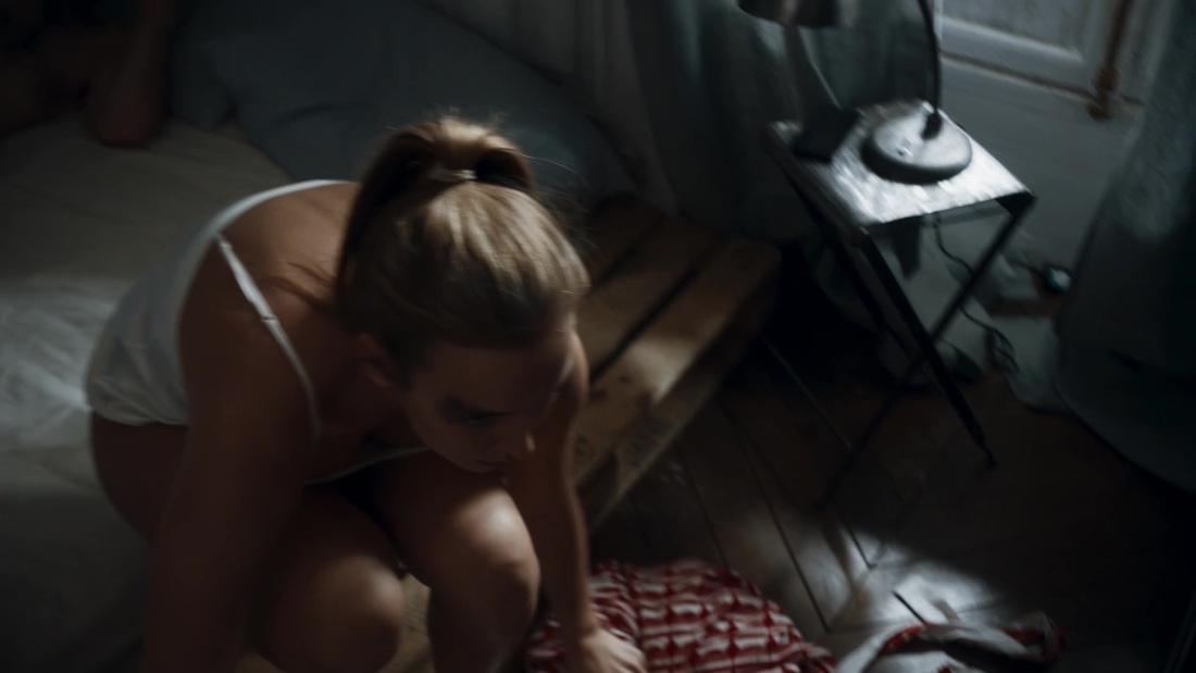 Джоди Бальфур Jodi Balfour nude