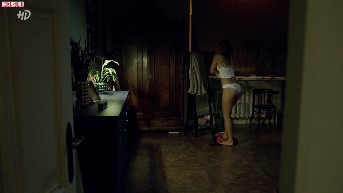 Голая красотка Аксенова