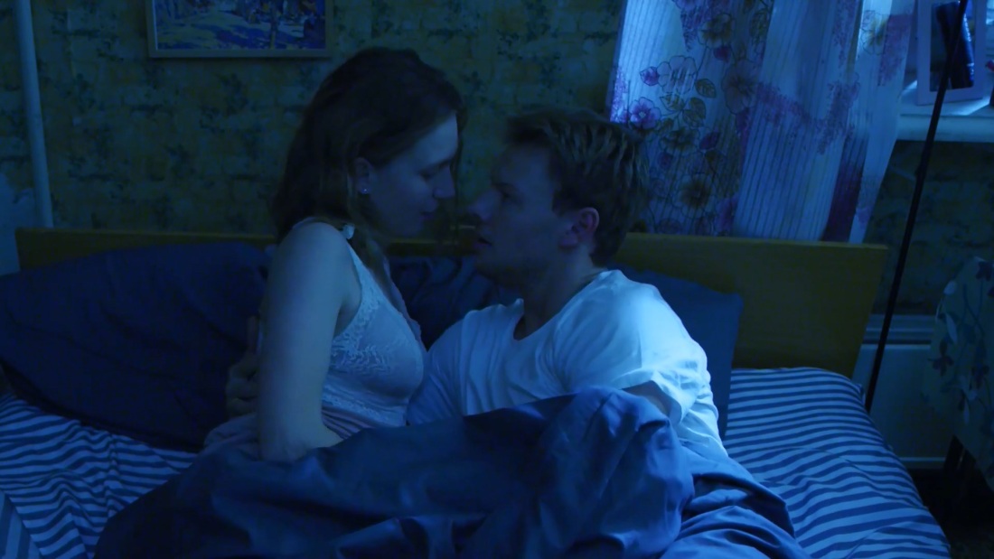 Голая ева из сериала кухня