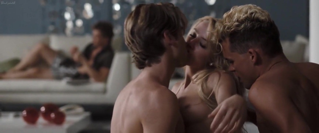 Эмбер Херд голая мачете