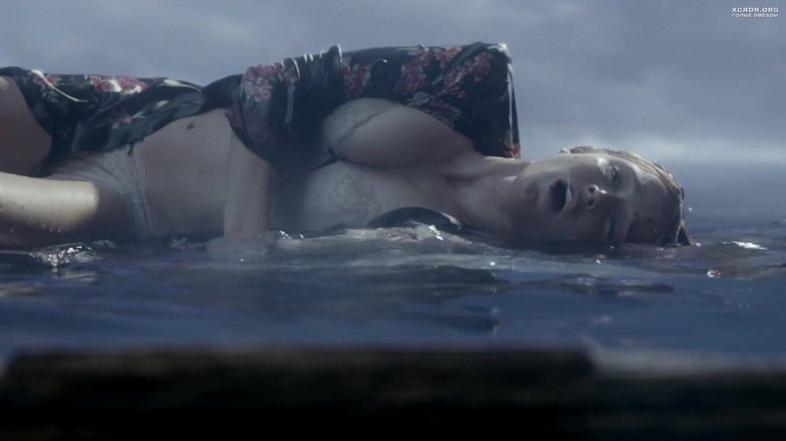 Кейти Лотц грудь голая