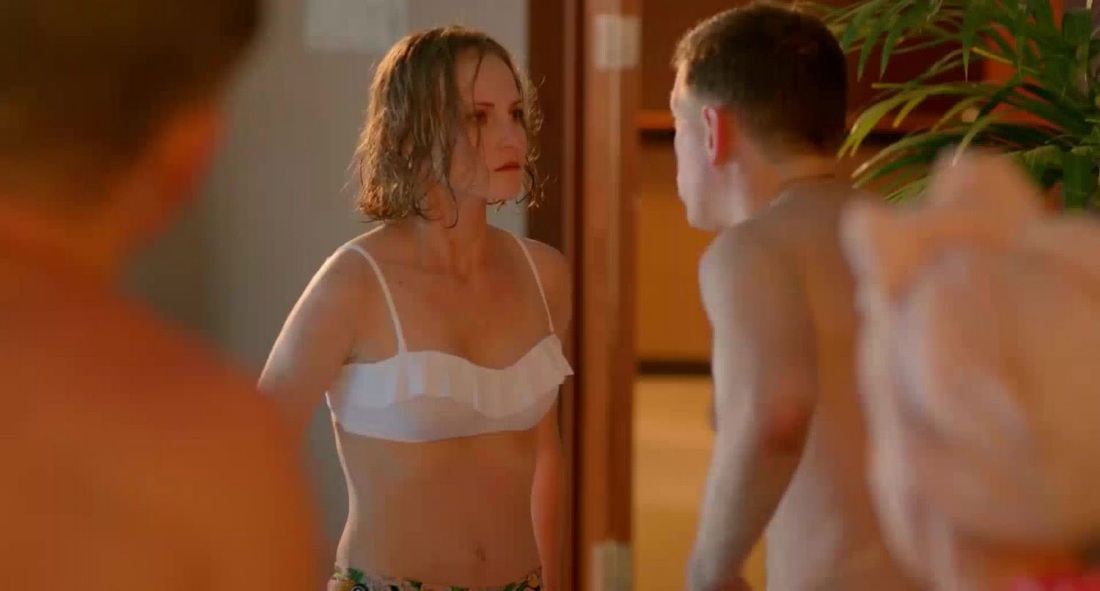 Seeing Red .... 4 - 49 Pics - XHAMSTER.com