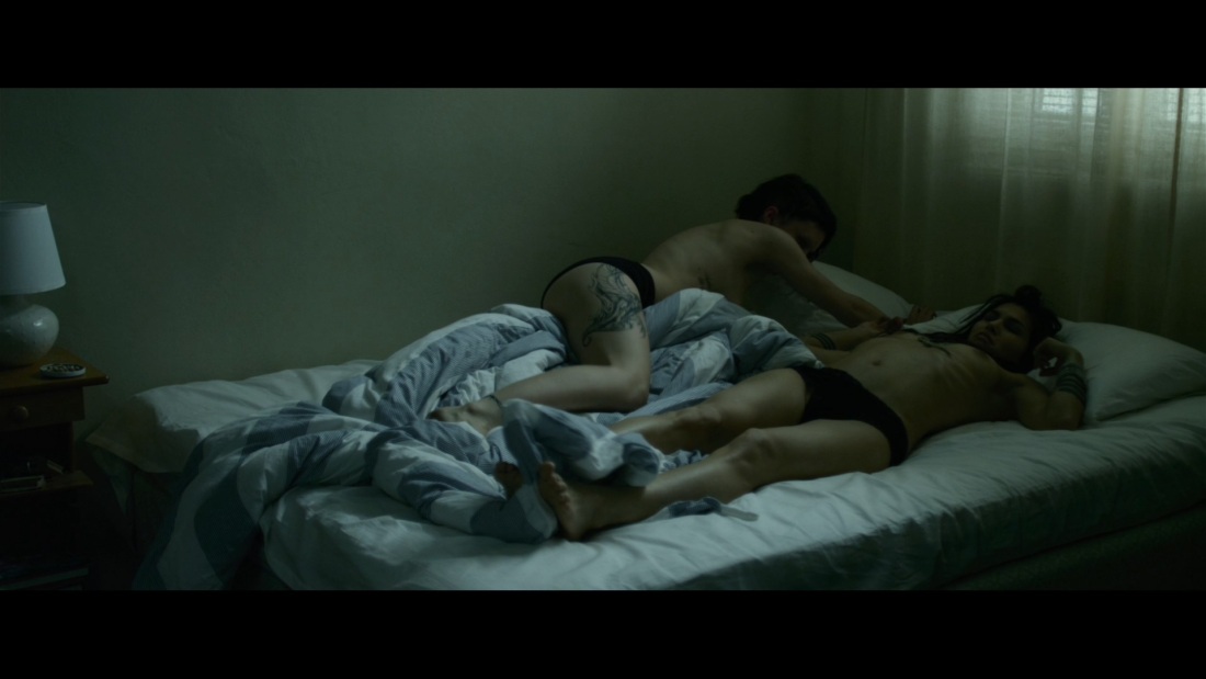 Эротические постельные сцены подростков.