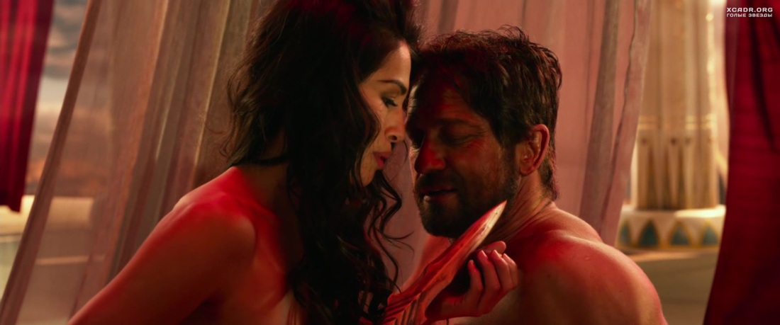 Голая актриса Элоди Юнг