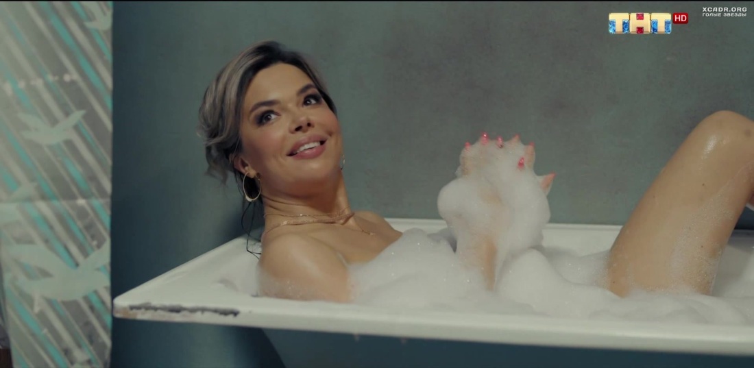 Яна Кошкина в сериале домашний арест