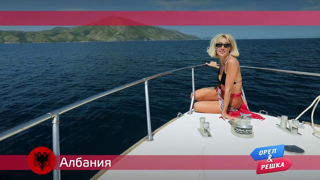 Регина Тодоренко на фургоне