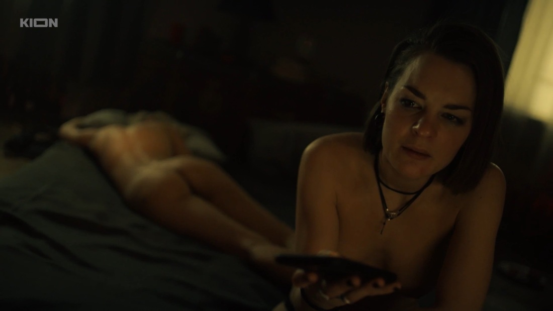 Актриса Дарья Урсуляк ню