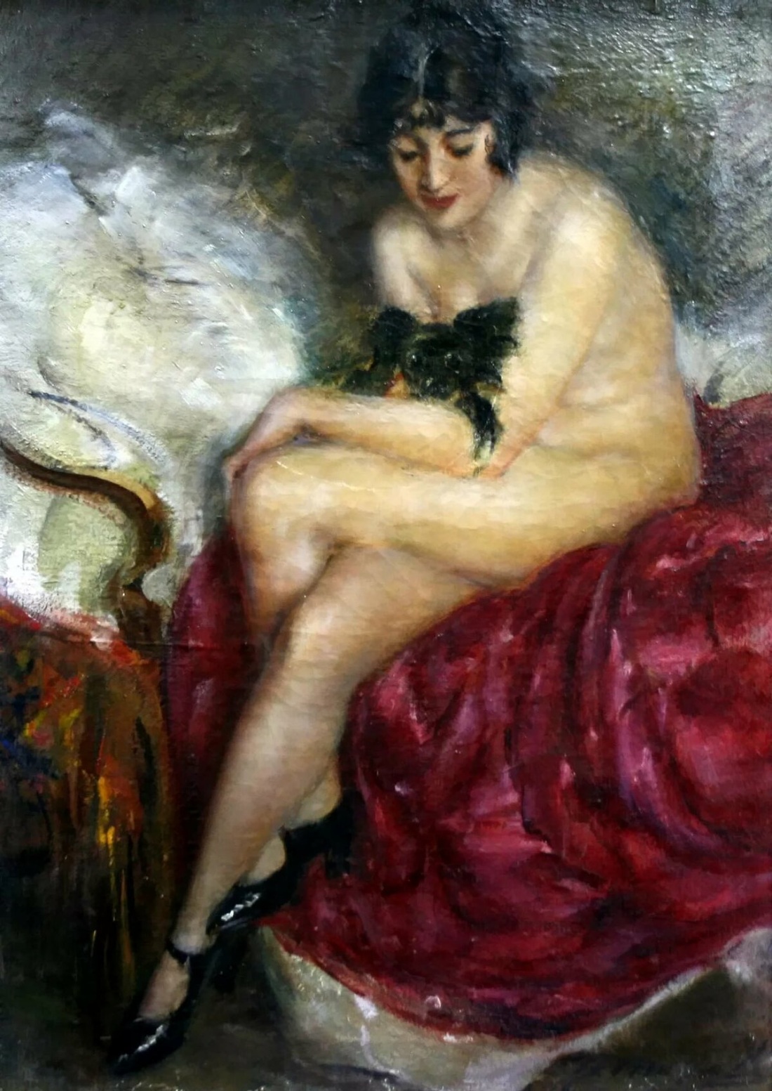 Молодые девушки улыбаются