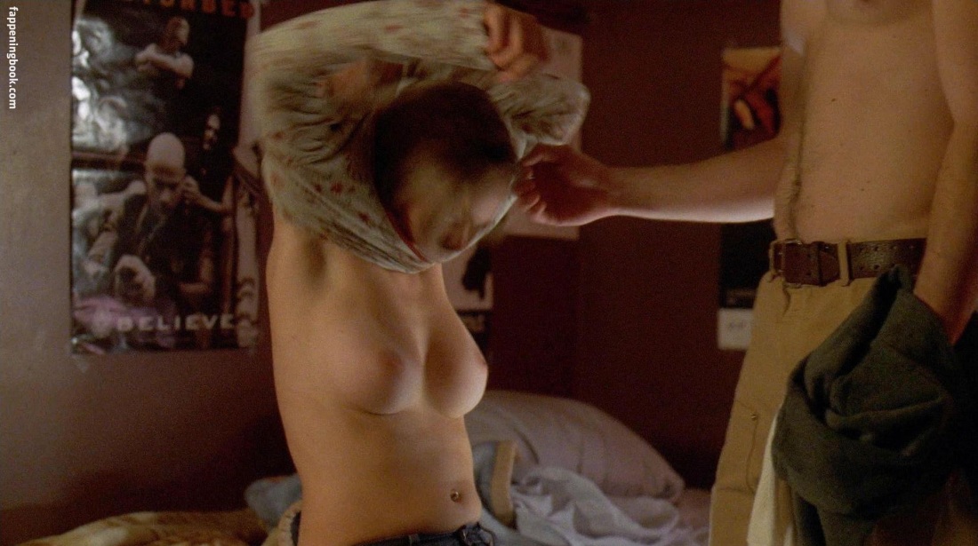 Оливия Тейлор Дадли грудь