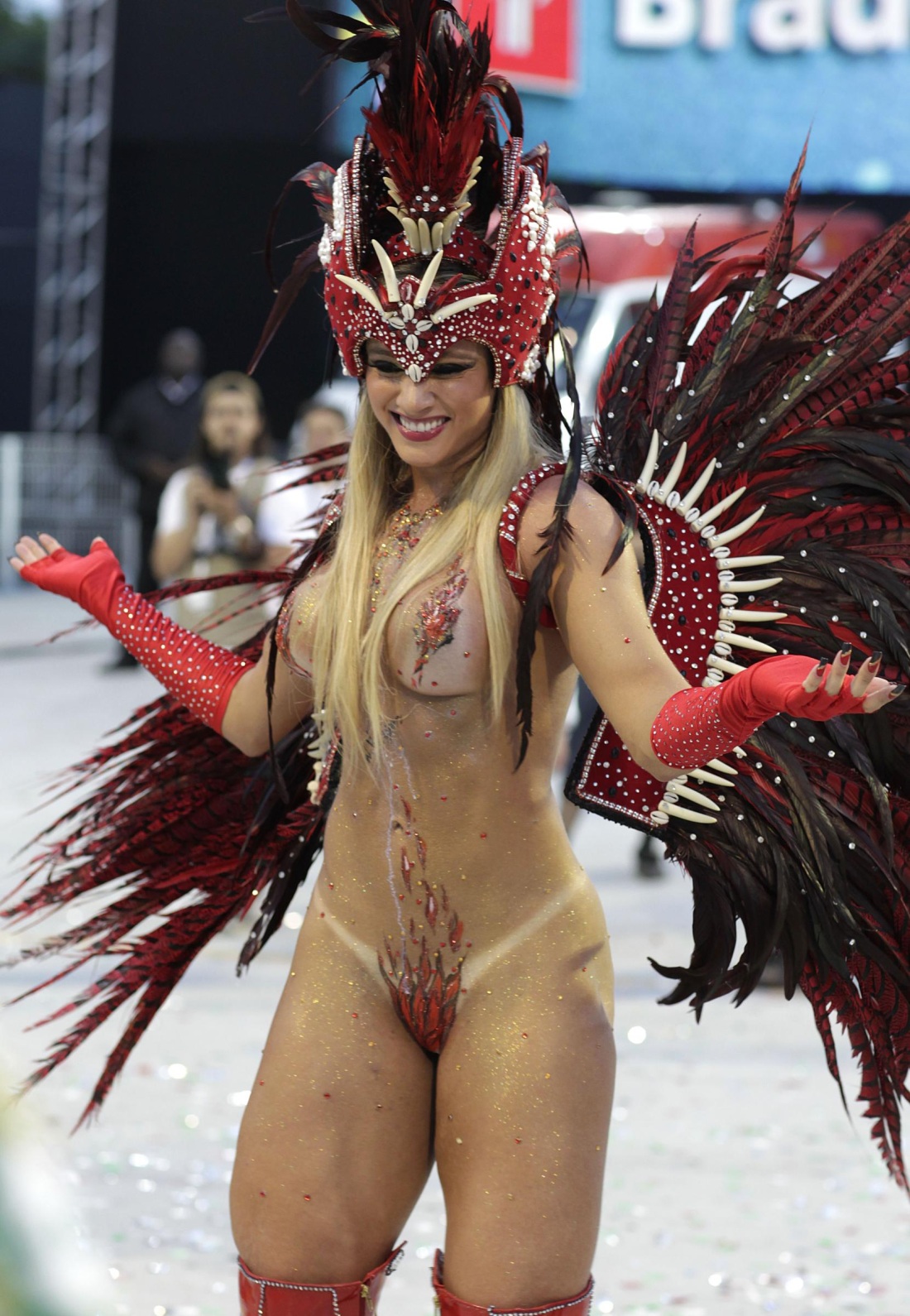 Mulheres nua no carnaval