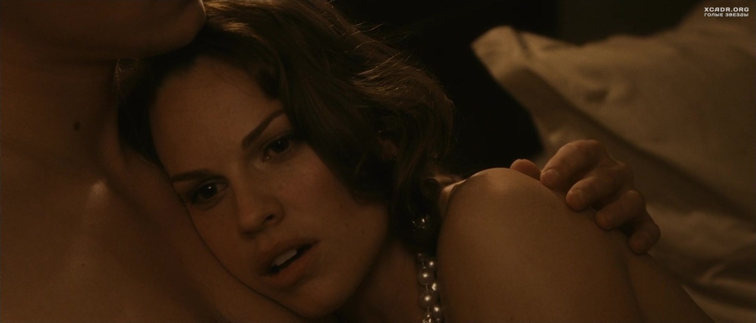 Хилари Суонк голая в фильме