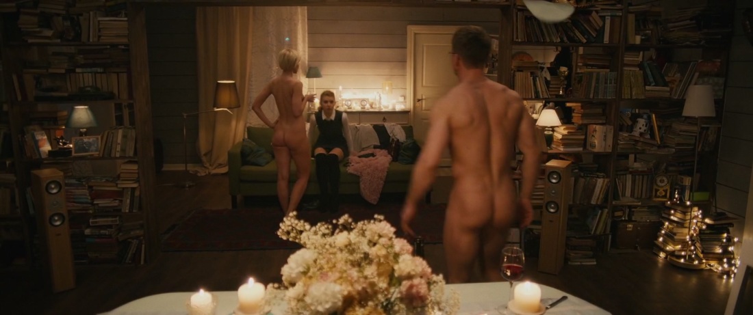 Полина Максимова голая в фильме семь ужинов