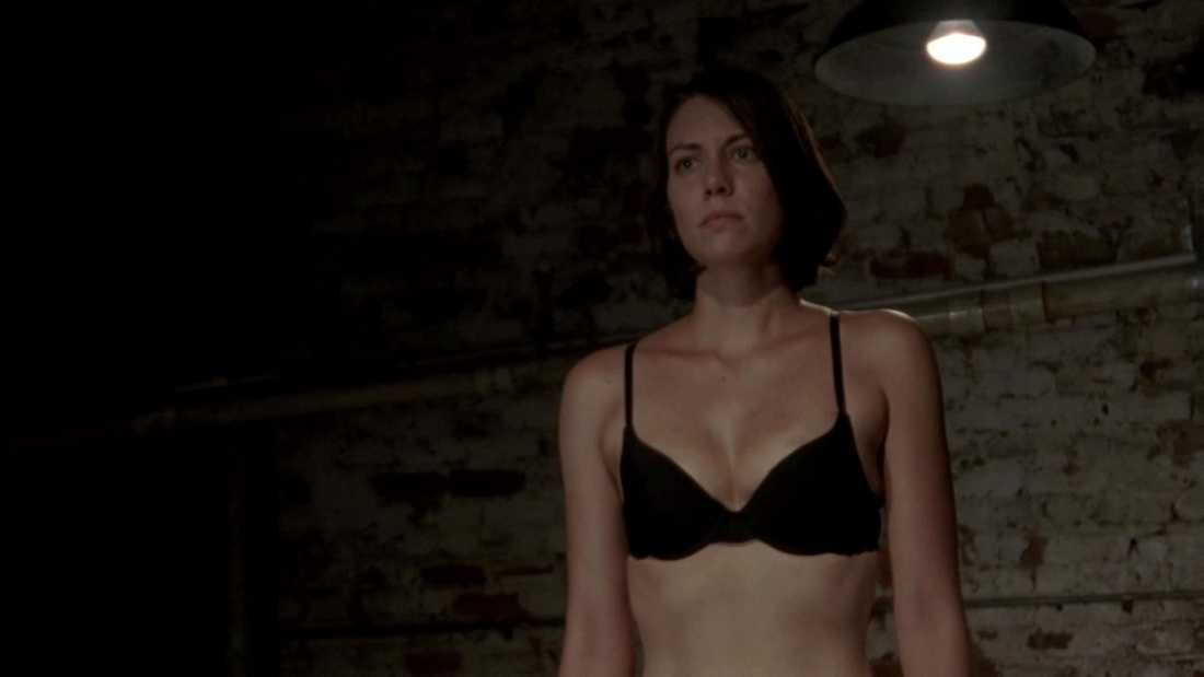 Лорен Коэн грудь