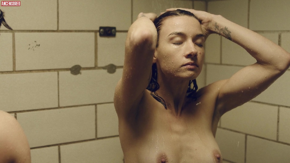 Рэйчел Мелвин голая грудь