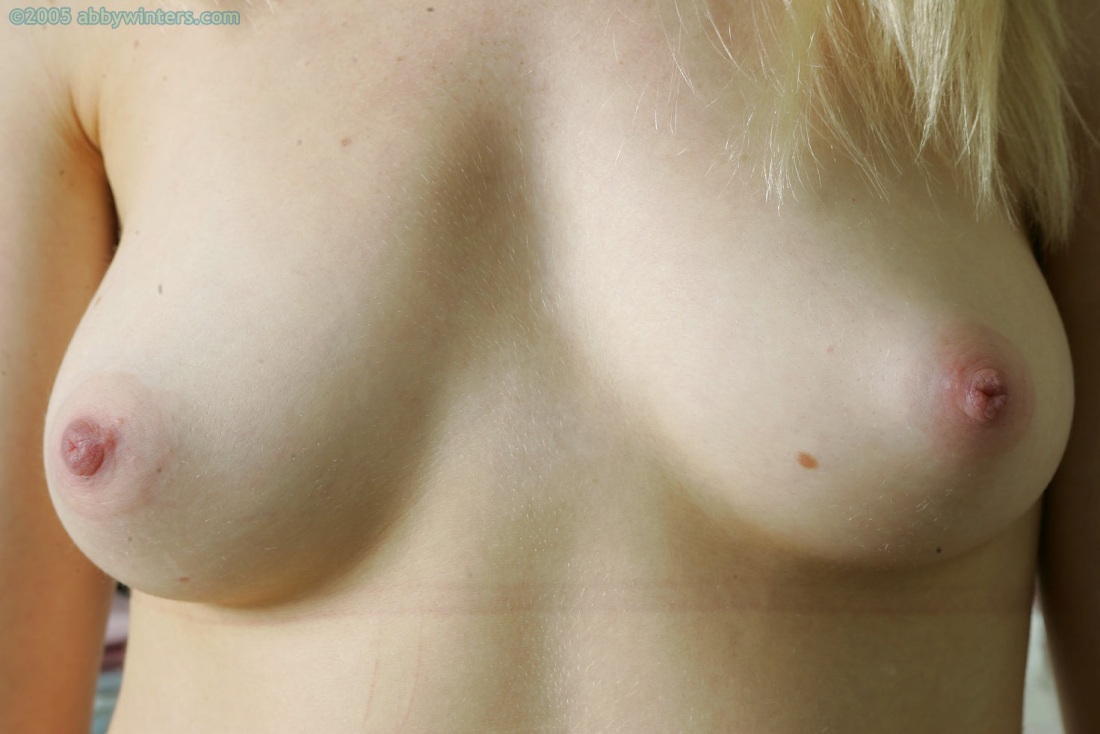 Грудь третьего размера без одежды