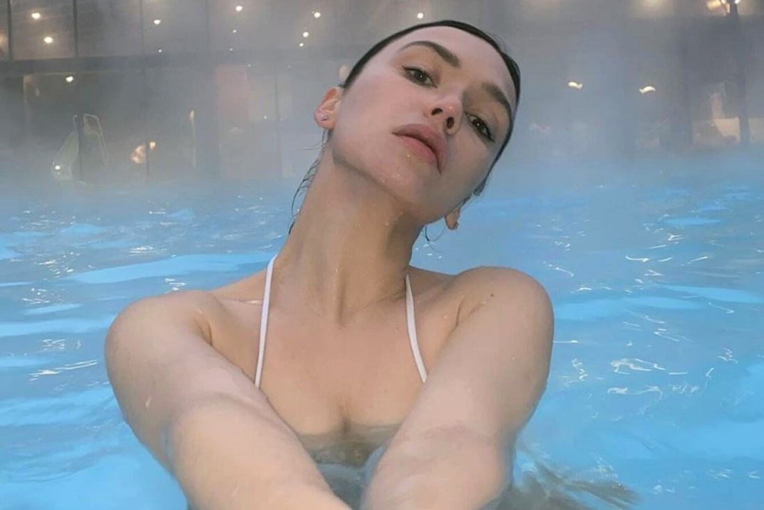 Оля Серябкина в купальнике