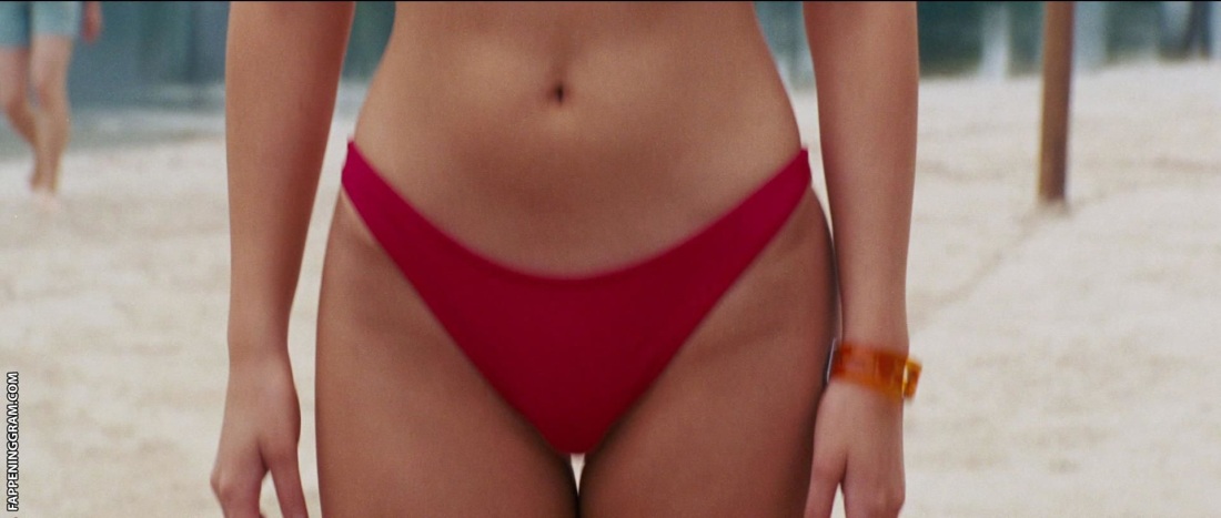 Девон Аоки подмышки