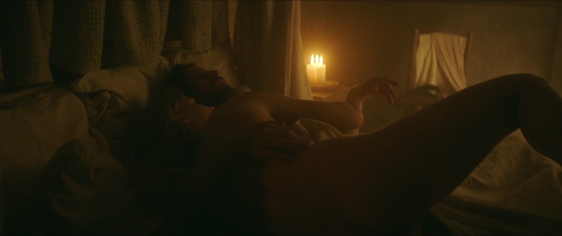 Голые сиськи Шарлотта Кирк