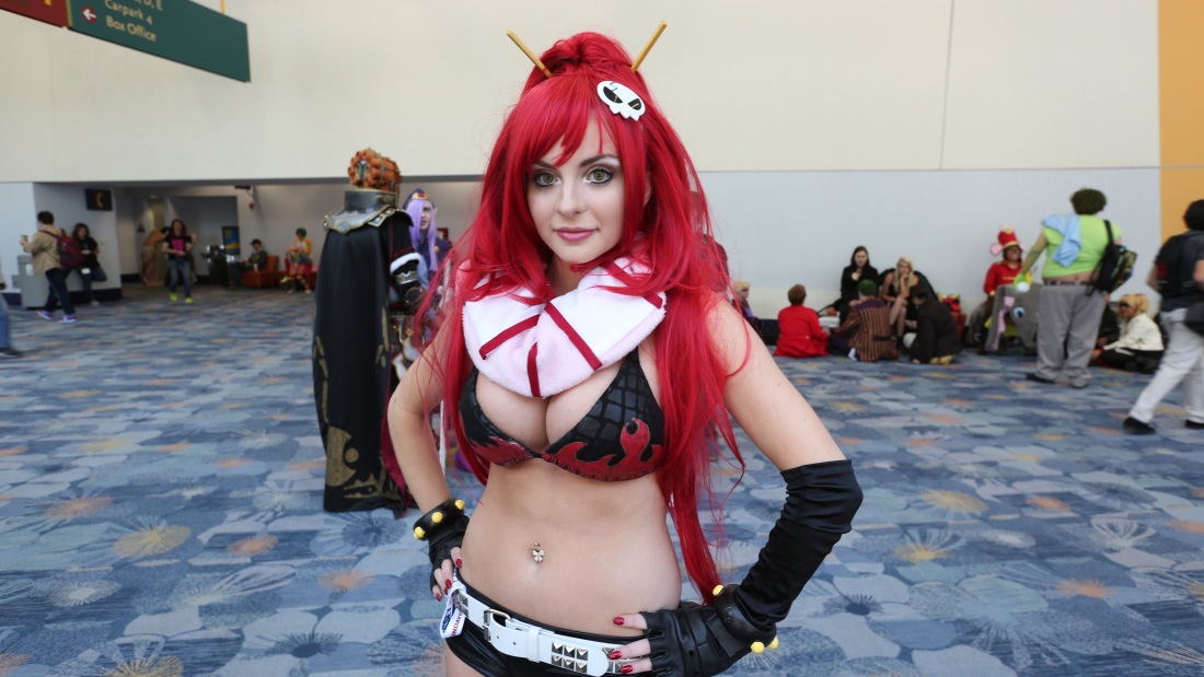 Девушка косплеер засветила