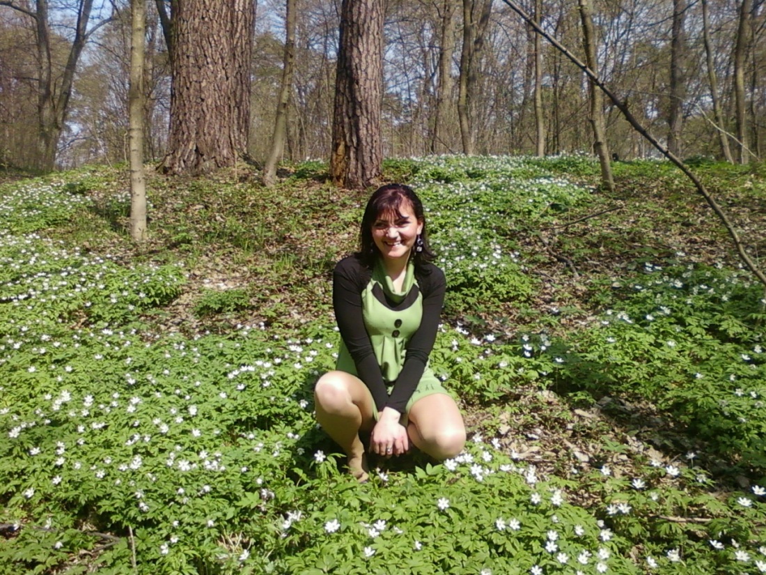 Девушки в блестящих колготках