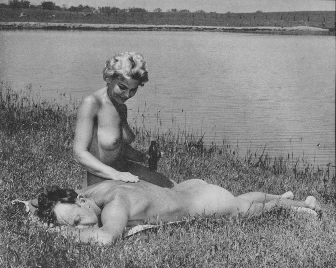 Волосатые в бассейне ретро