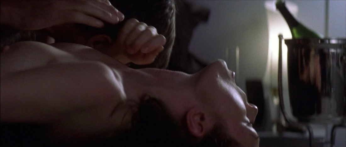 Кэти Сакхофф в фильме Риддик сиськи