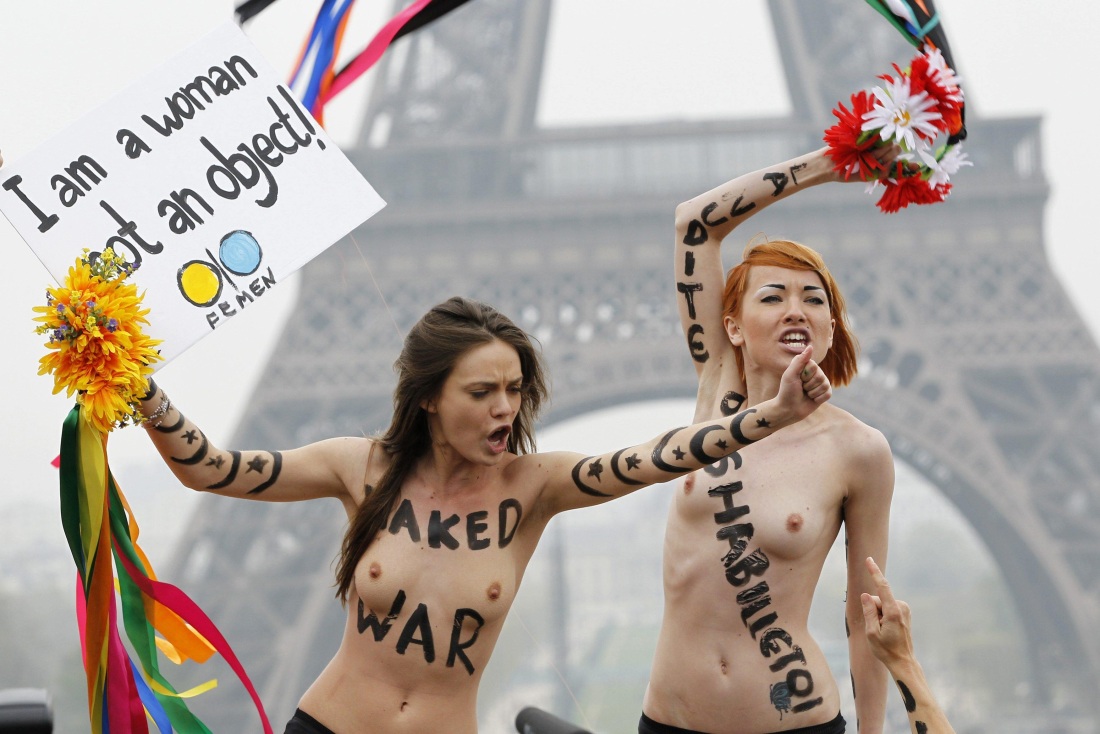 Девчонки отдыхали на яхте голенькими