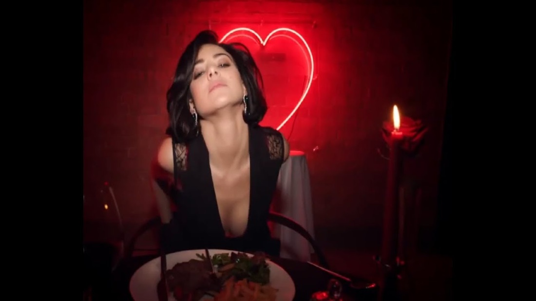 Эшли Лорен в фильме Одноклассники